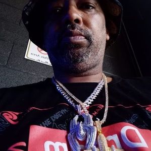 Meet your Posher, Freddie